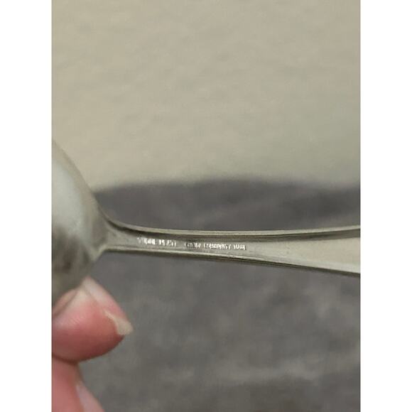 Oneida Tudor Plate Silverware Spoon Vintage - Picture 7 of 8